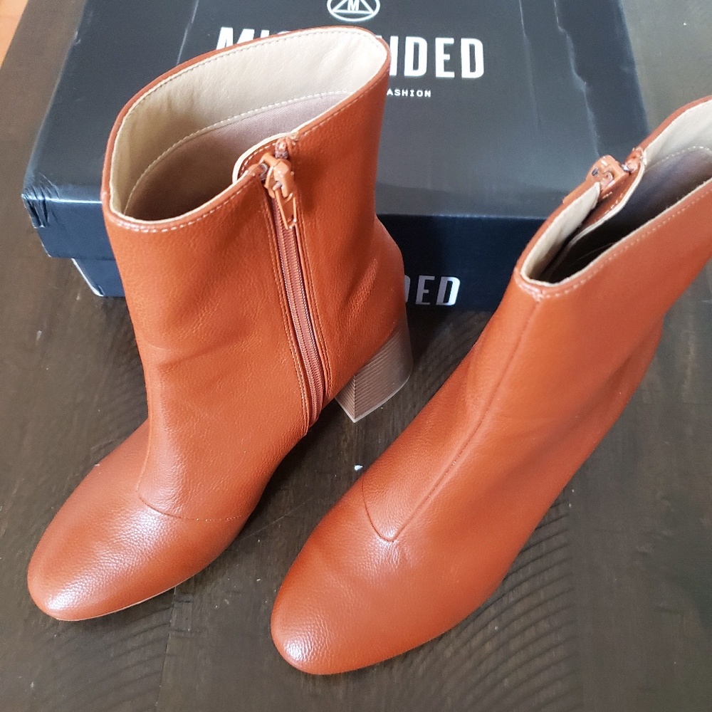 Misguided Brown Wooden Stacked Heel Ankle Boots (size 5)